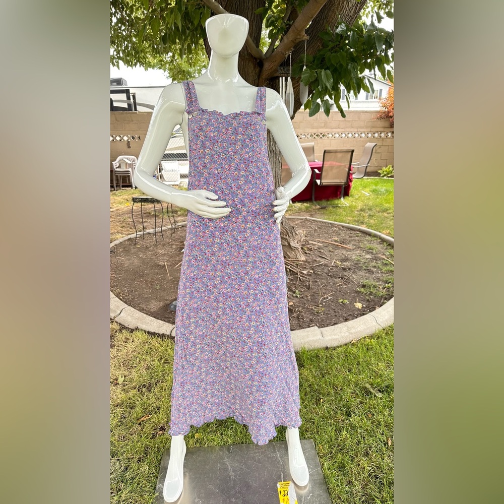 Chic Floral Maxi Dress in Purple